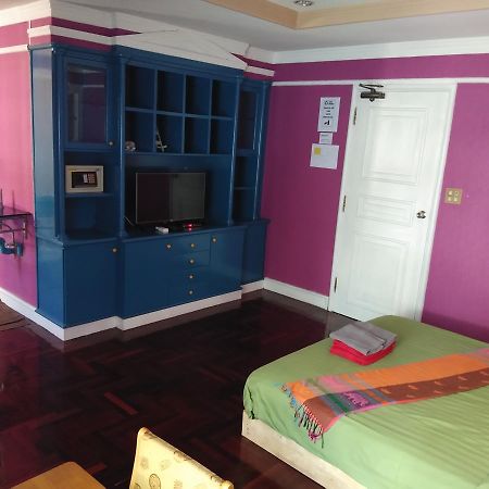 B&B 22 House Бангкок Экстерьер фото