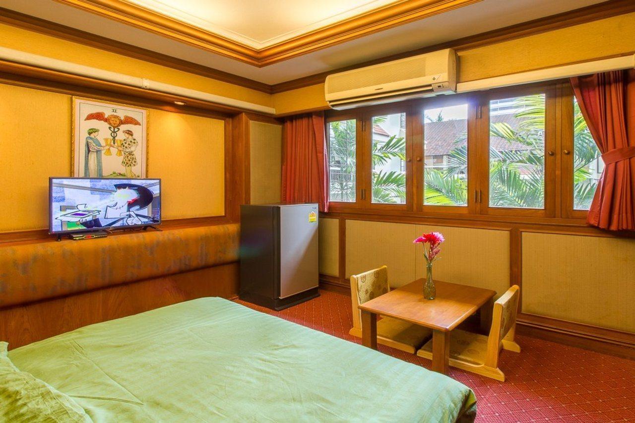 B&B 22 House Бангкок Экстерьер фото