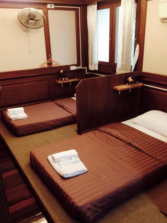 B&B 22 House Бангкок Экстерьер фото