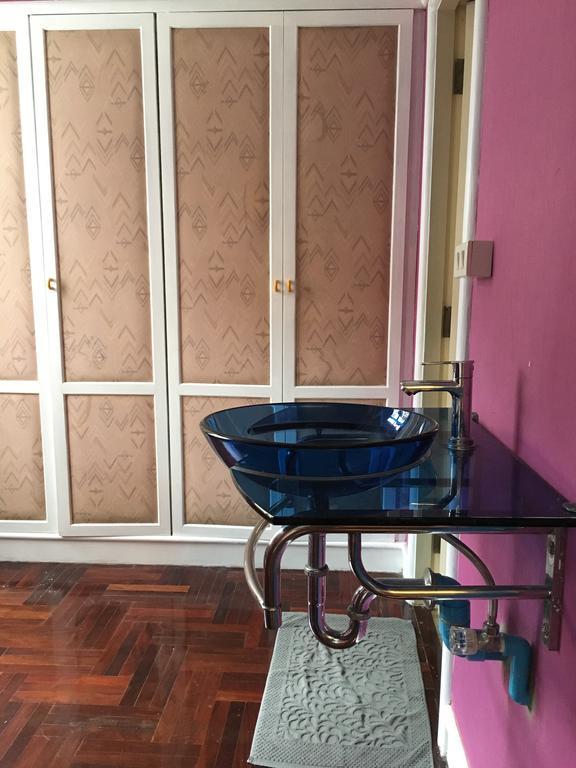 B&B 22 House Бангкок Экстерьер фото
