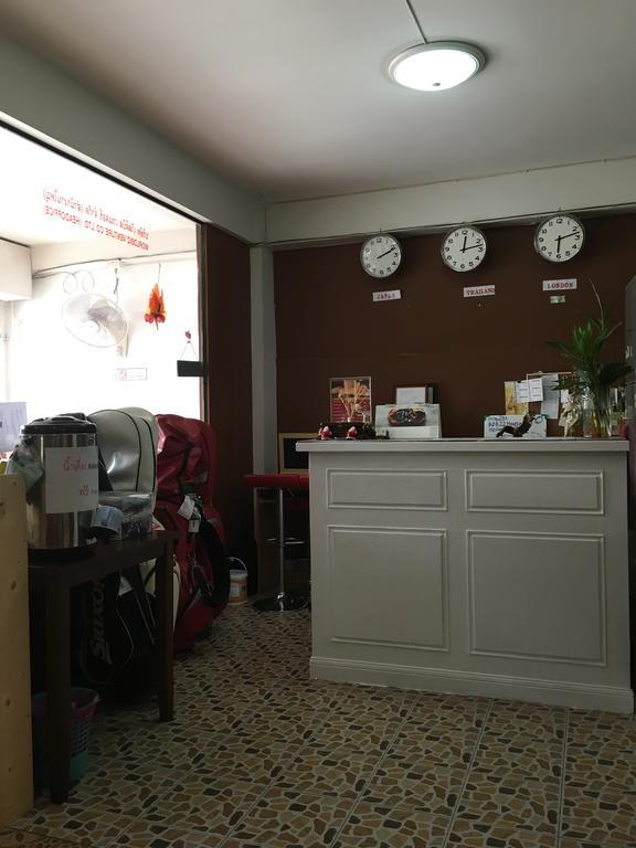 B&B 22 House Бангкок Экстерьер фото