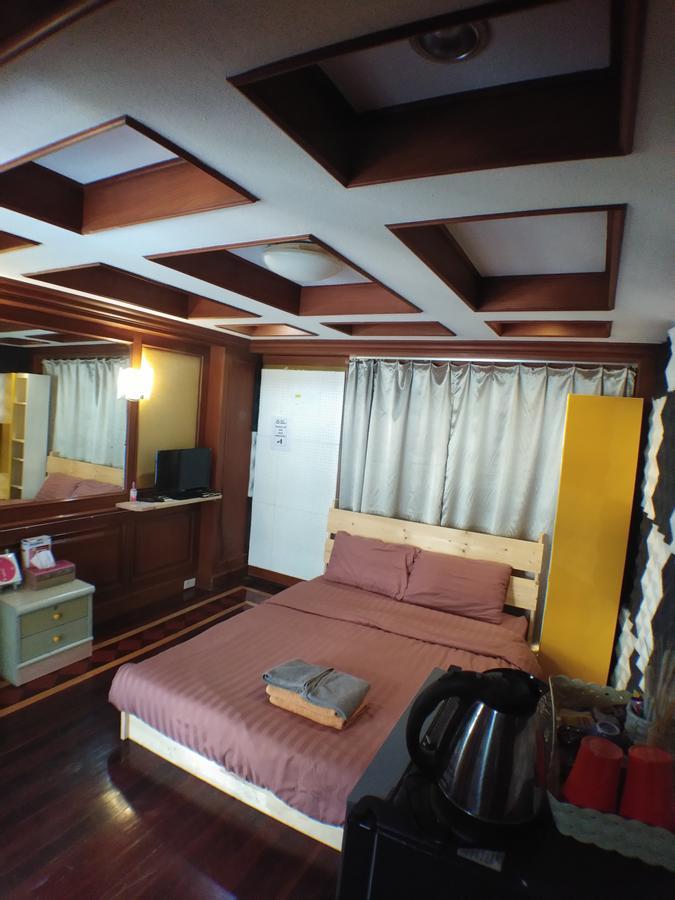 B&B 22 House Бангкок Экстерьер фото