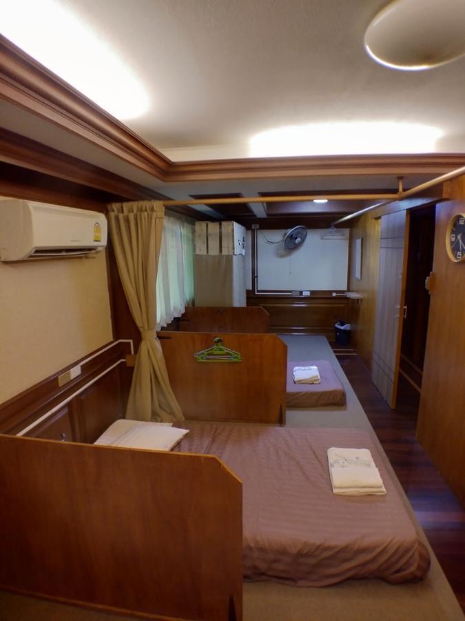 B&B 22 House Бангкок Экстерьер фото